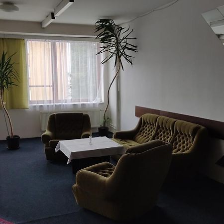 Hotel Apollo Valašské Meziříčí Zewnętrze zdjęcie