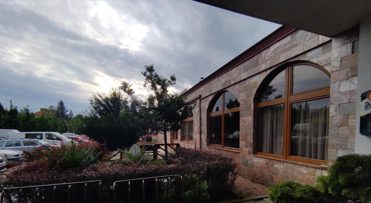 Hotel Apollo Valašské Meziříčí Zewnętrze zdjęcie