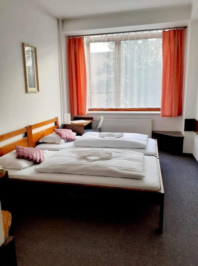 Hotel Apollo Valašské Meziříčí Zewnętrze zdjęcie