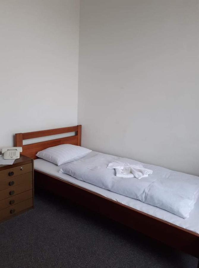 Hotel Apollo Valašské Meziříčí Pokój zdjęcie